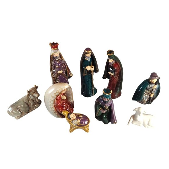 Ceramic Nativity Scene Figurines (9) Hand Painted-Joseph Was Broken & Reglued - Picture 2 of 15